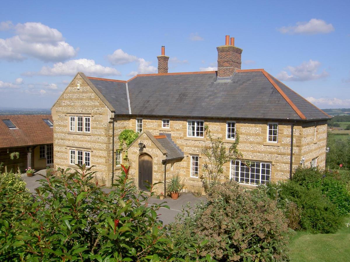 Whiteways Farmhouse Buckland Newton Exterior photo
